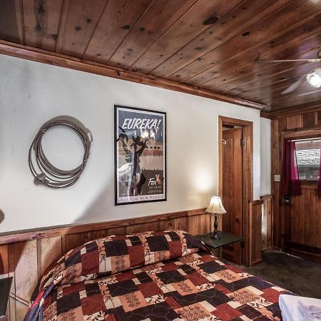 Apache Village Cabinette 11, Queen Bed, Midtown, Sleeps 2 Ruidoso Bagian luar foto