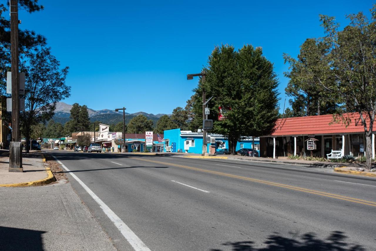 Apache Village Cabinette 11, Queen Bed, Midtown, Sleeps 2 Ruidoso Bagian luar foto